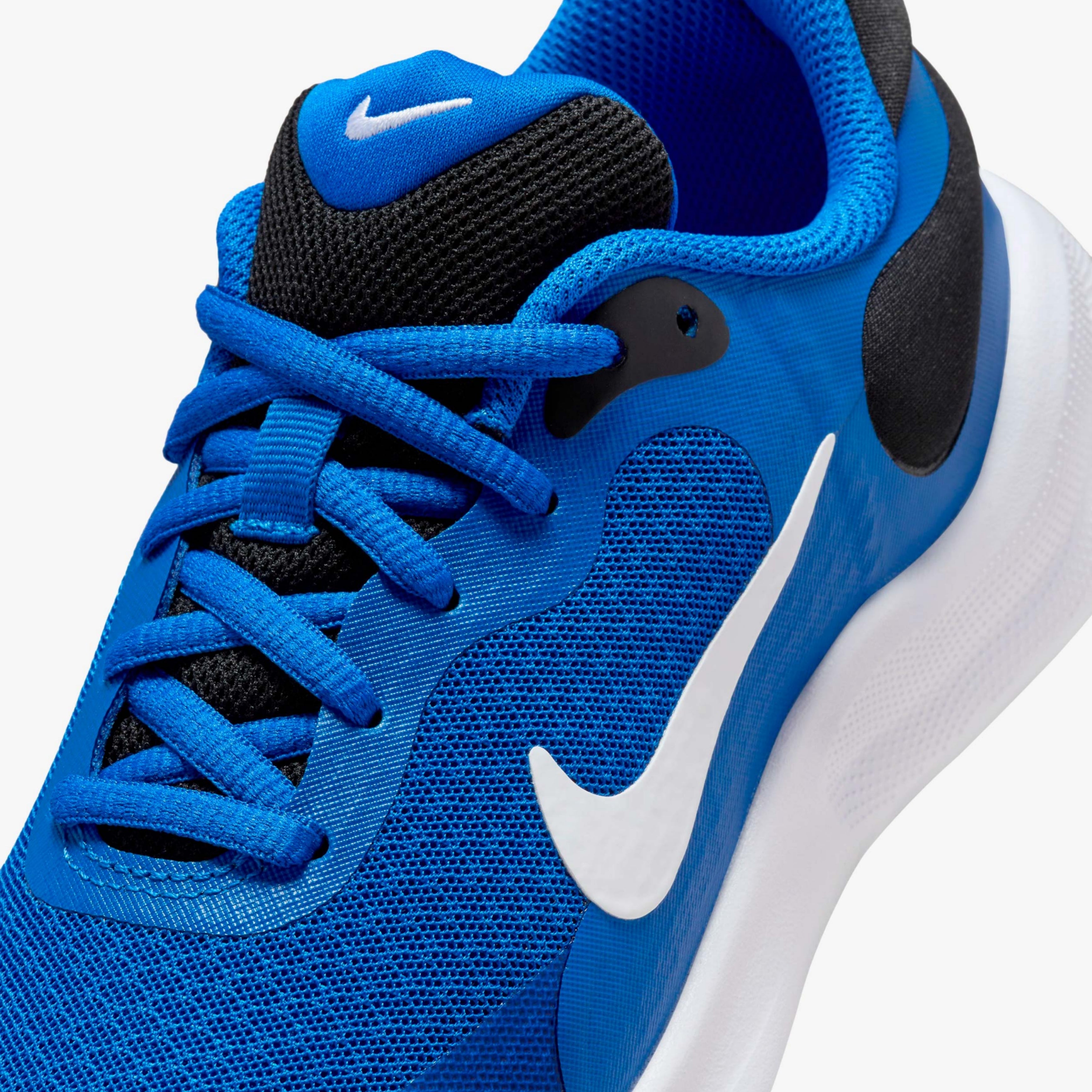 Nike Revolution 7