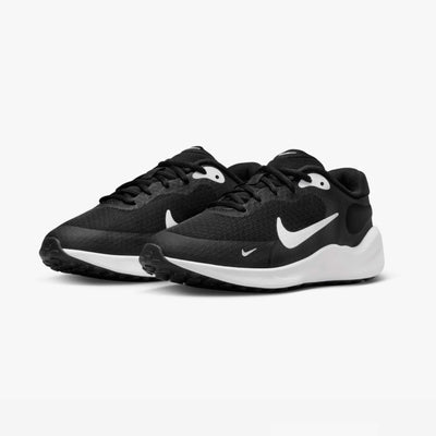 Nike Revolution 7