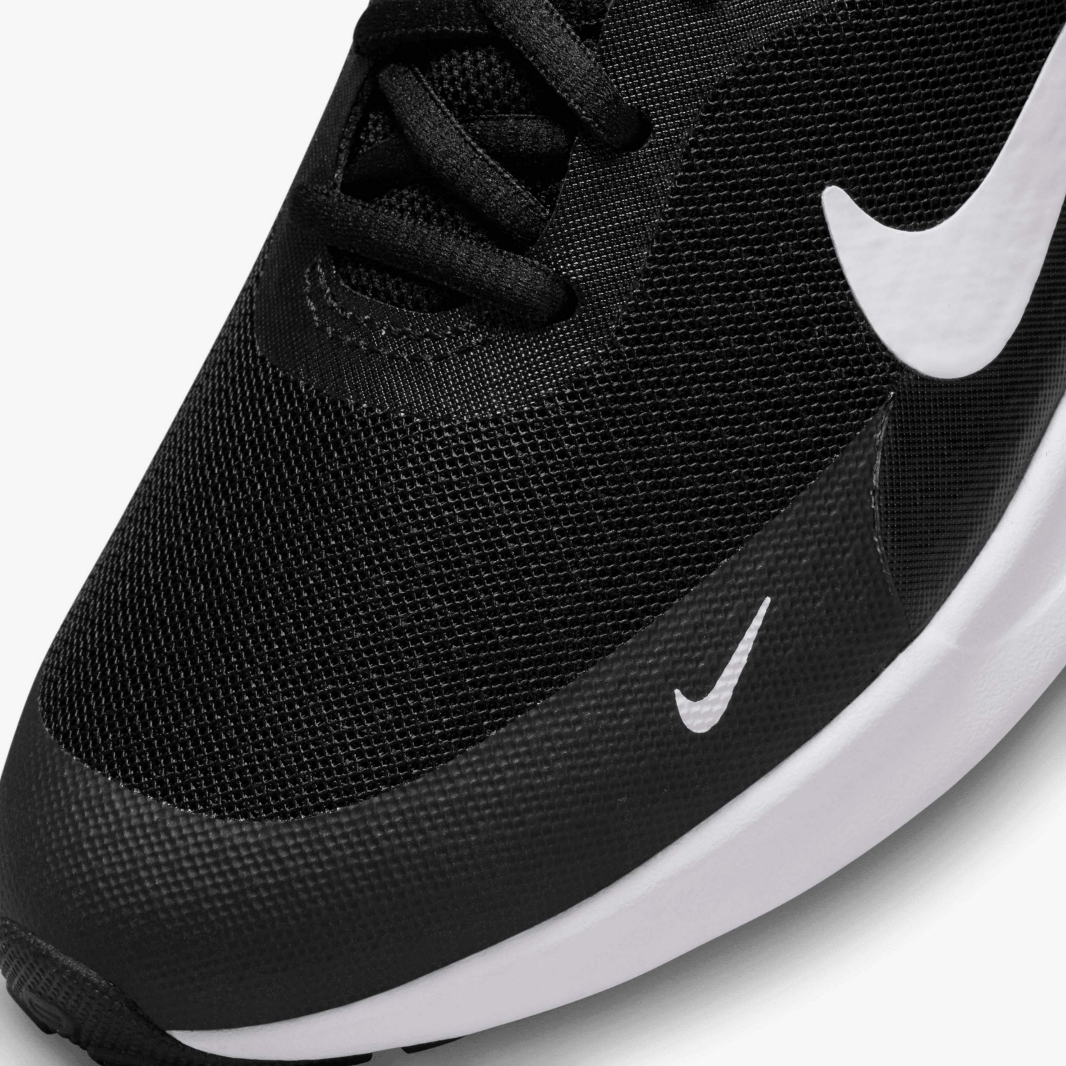 Nike Revolution 7