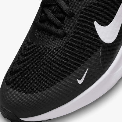 Nike Revolution 7