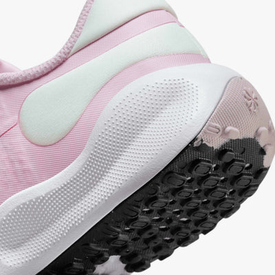 Nike Revolution 7