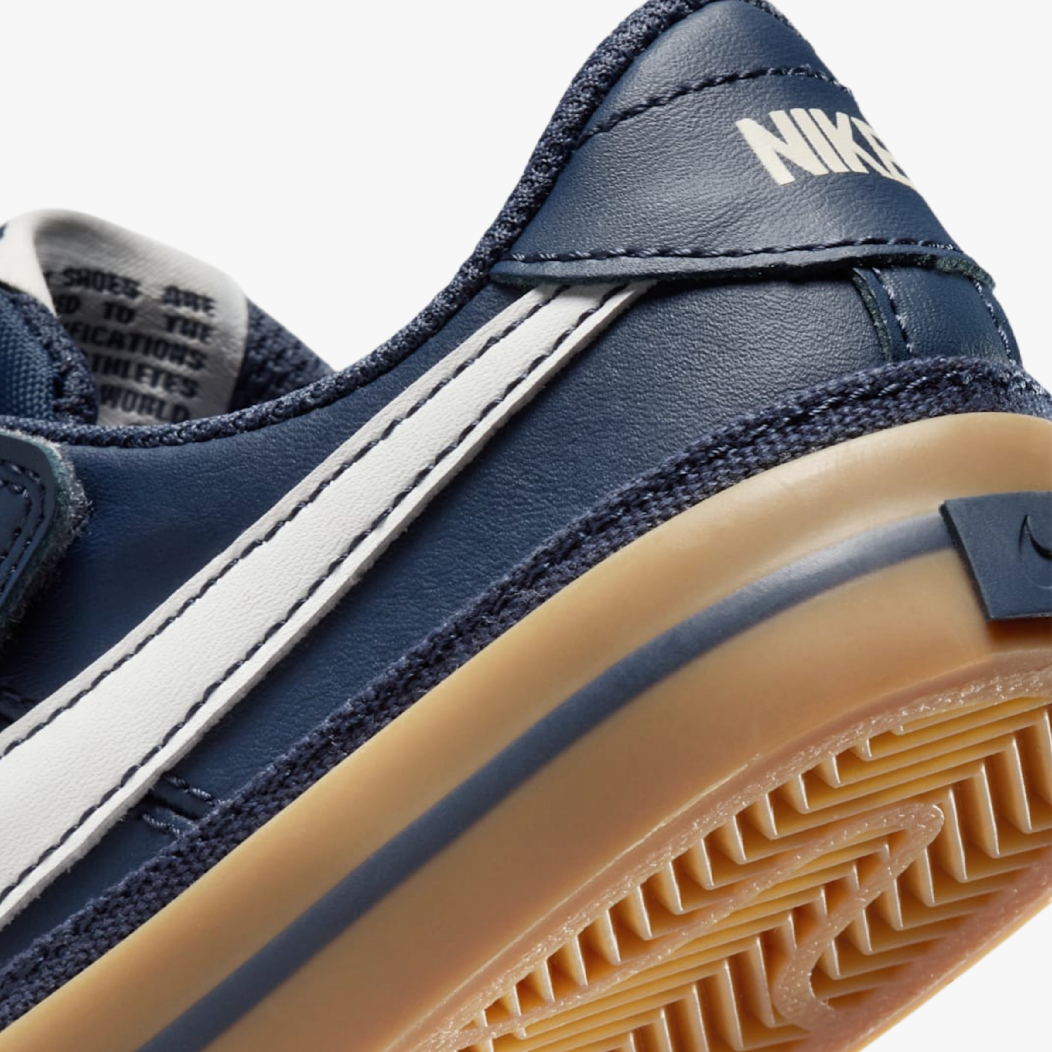 Nike Court Legacy