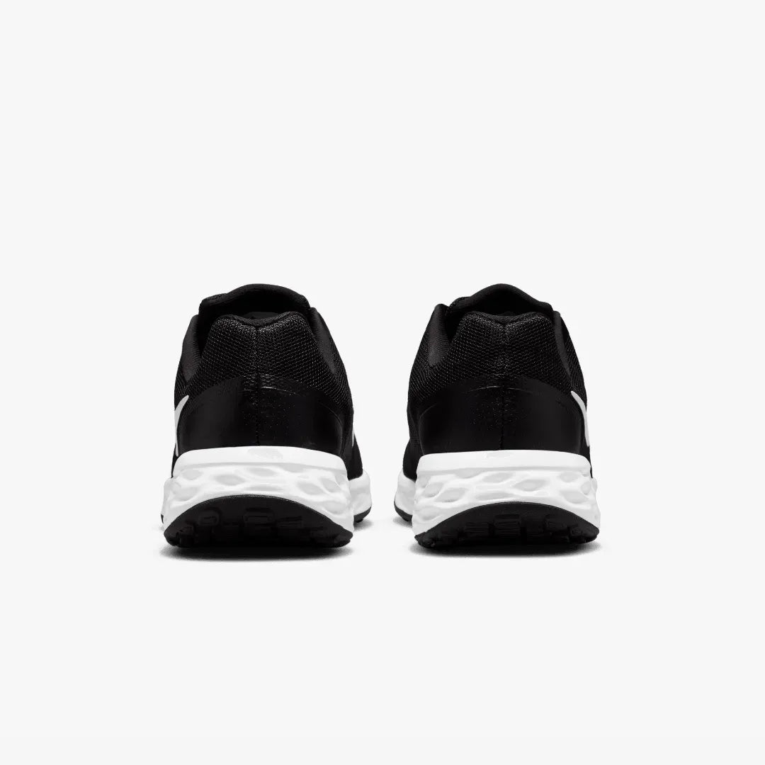 Nike Revolution 6