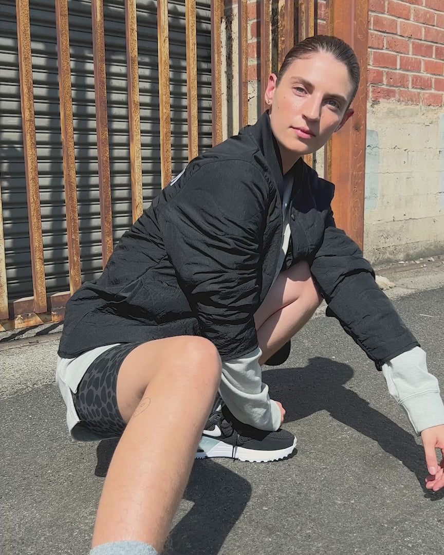 Cargar video: Nike Air Max SYSTM